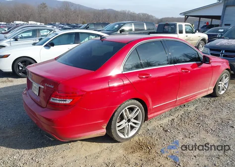 2014 Mercedes-Benz C 300 Sport 4Matic z USA, uszkodzony, nr VIN WDDGF8AB5EA932701